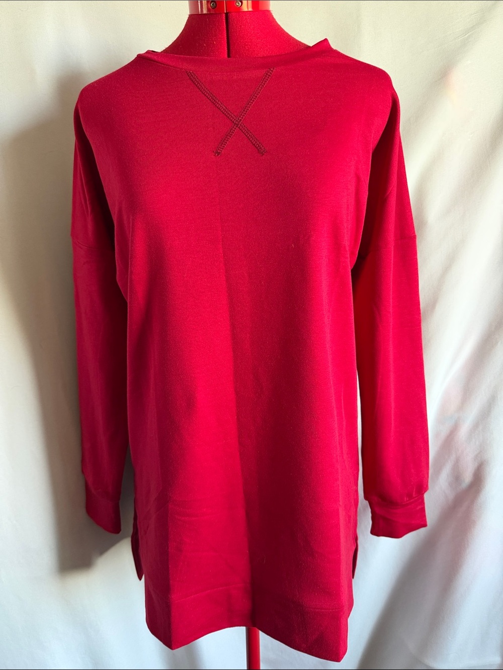 Women’s Crewneck Long-Sleeve Pullover Sweater in Red SM241